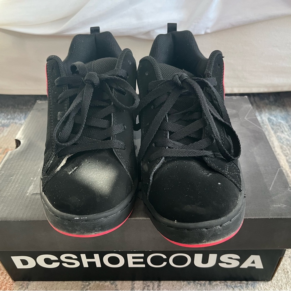 DC Women’s Court Graffik Black and Pink Skate Sneakers - Picture 2 of 4